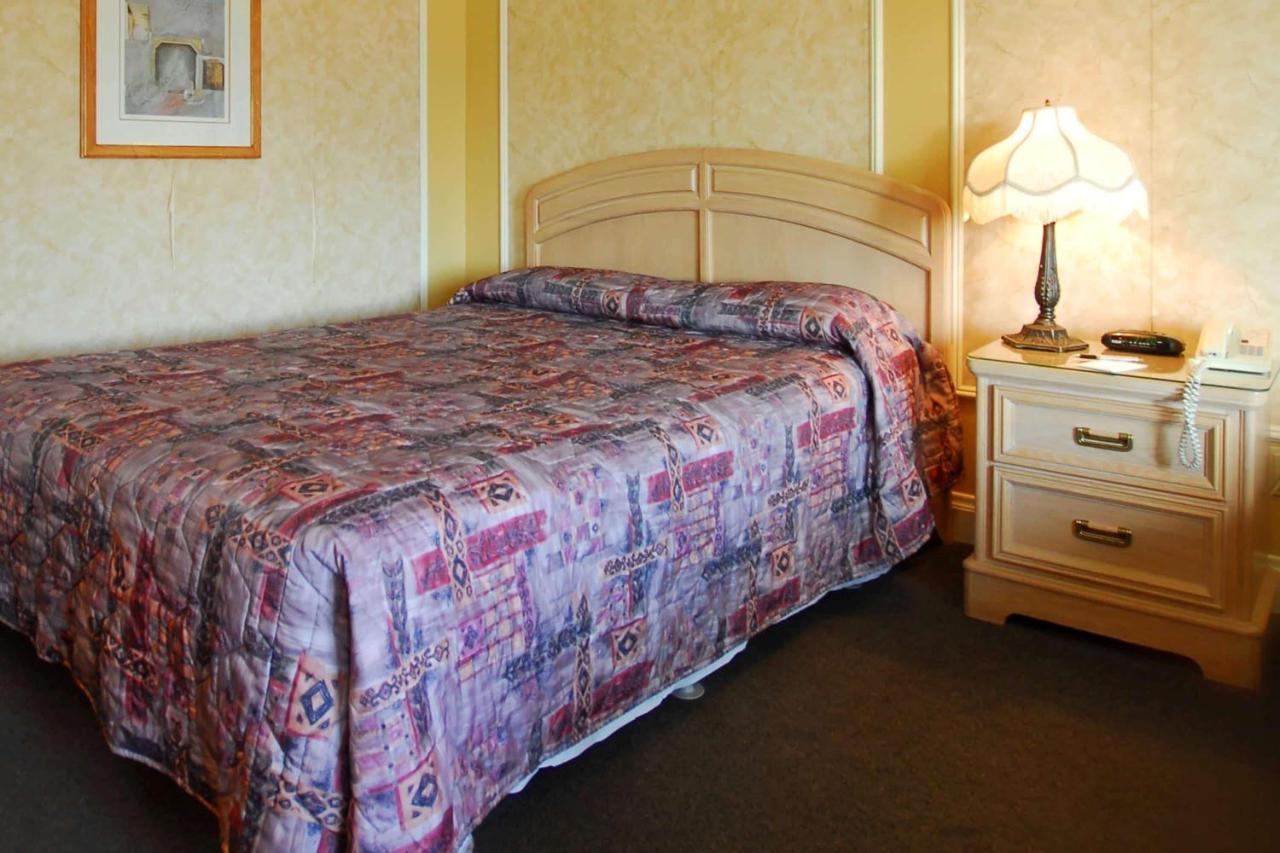 Hotel Travelodge By Wyndham Victoriaville Luaran gambar