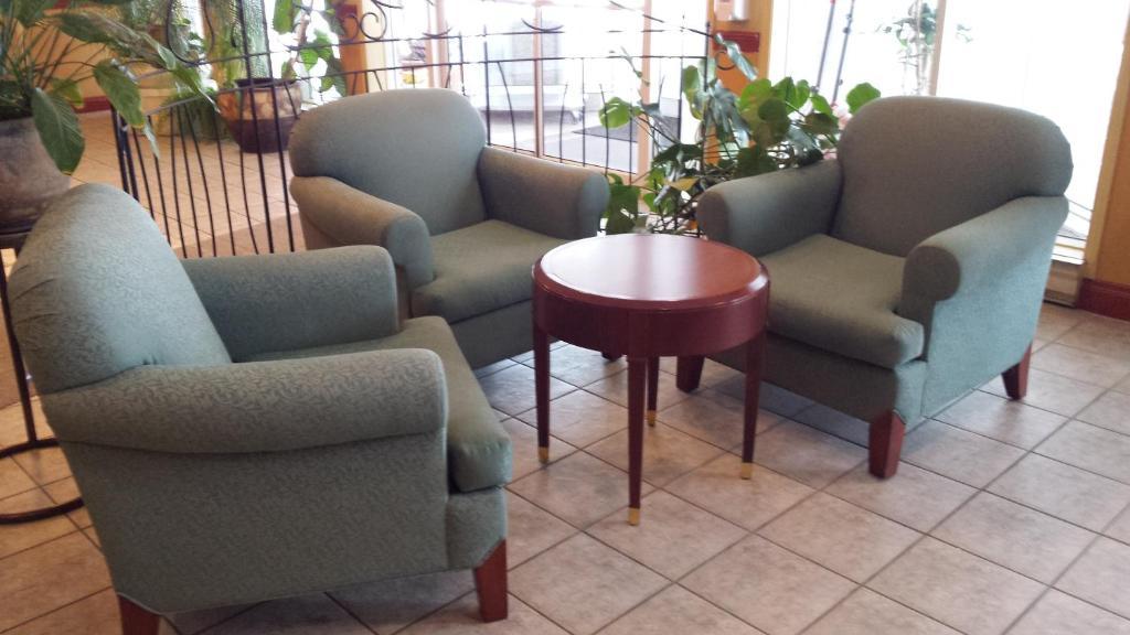Hotel Travelodge By Wyndham Victoriaville Luaran gambar
