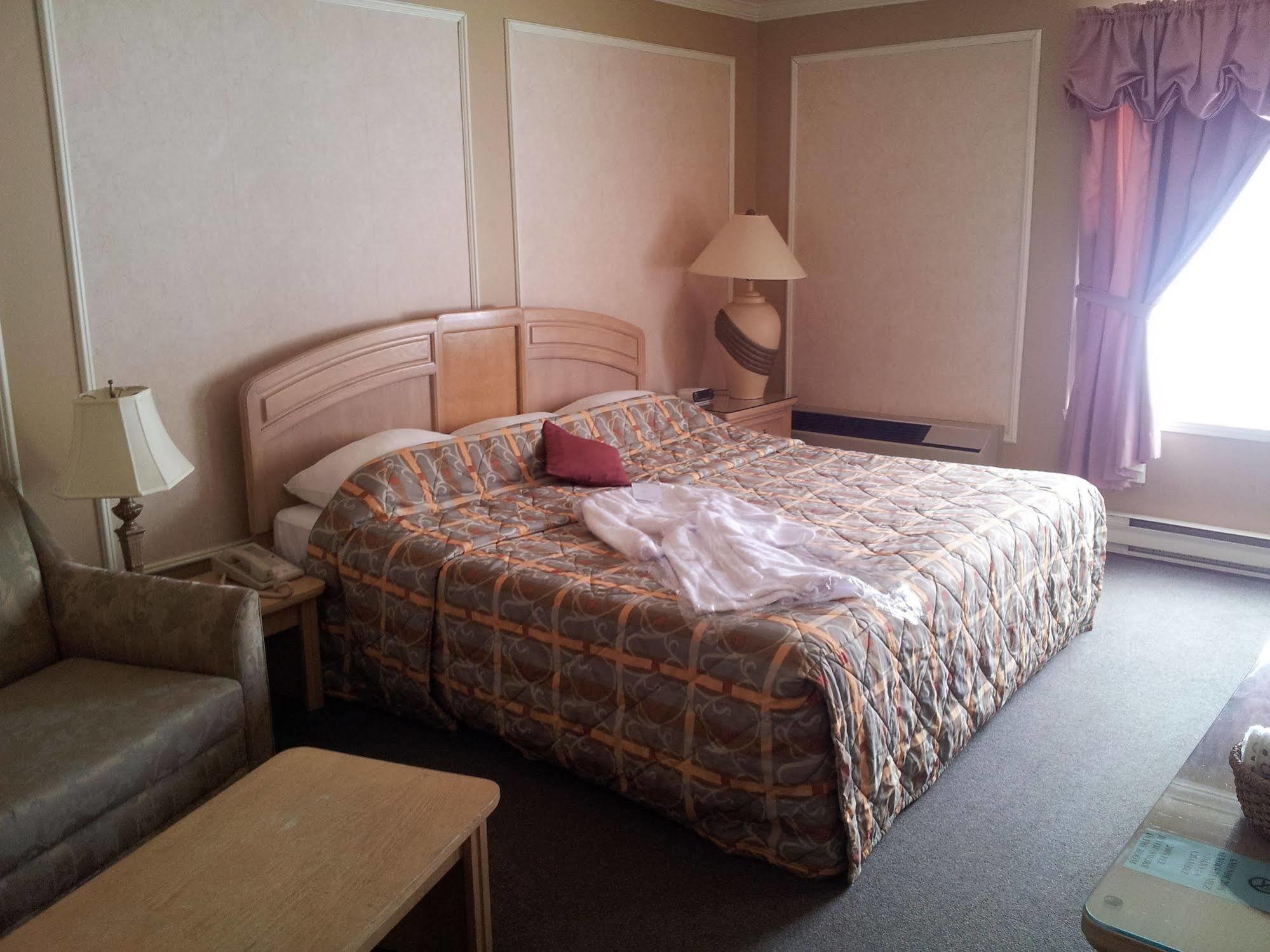 Hotel Travelodge By Wyndham Victoriaville Luaran gambar